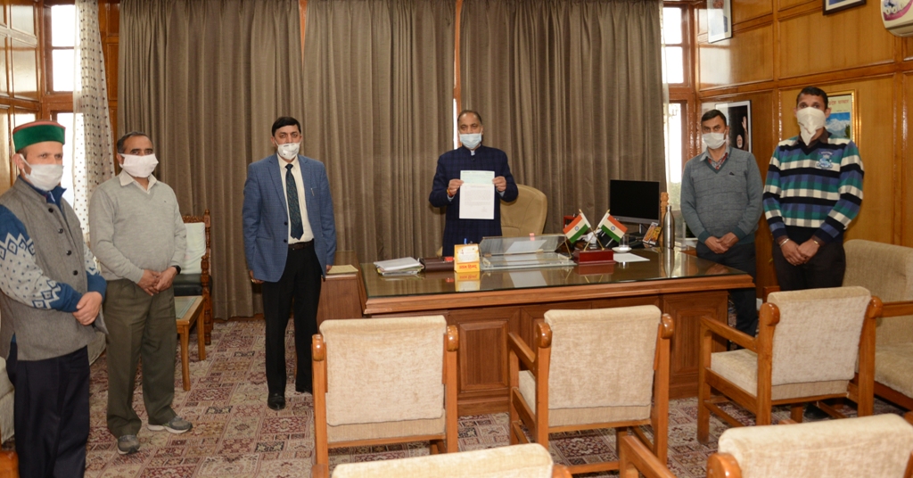 मुख्यमंत्री ने एचपी एसडीएमए कोविड-19 एसडीआरएफ में अंशदान के लिए आभार व्यक्त किया