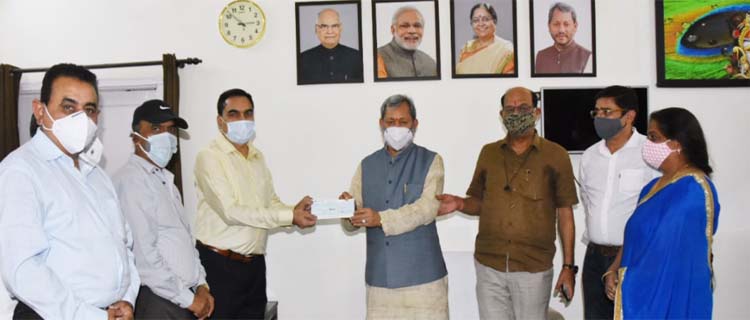 Check of Rs 02 lakh 01 thousand of funds collected by OLF personnel handed over to CM for Chief Minister Relief Fund