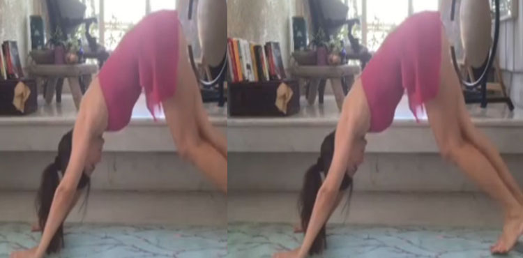 Fitness: फिट रहने जैकलीन कर रही Yoga